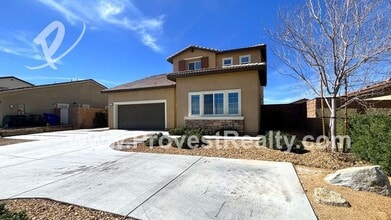 15516 Cobalt Rd in Victorville, CA - Building Photo - Building Photo
