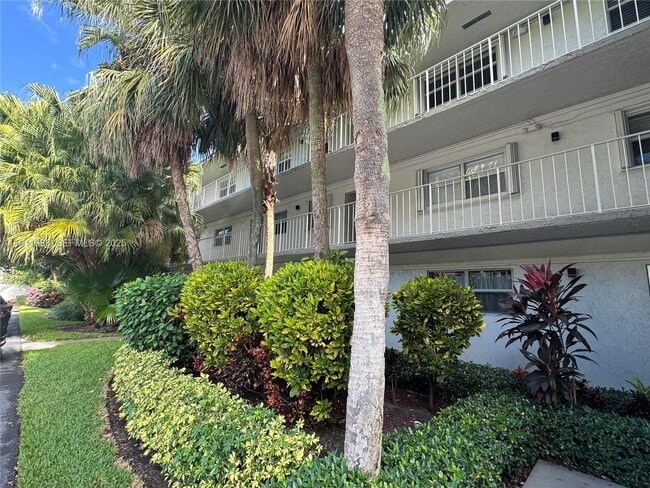 1752 NW 3rd Terrace in Fort Lauderdale, FL - Foto de edificio - Building Photo