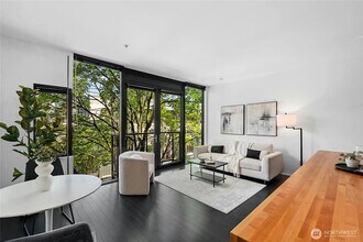 1111 E Pike St, Unit 302 in Seattle, WA - Building Photo - Building Photo