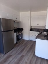 1425 Stoneridge Ontario in Ontario, CA - Foto de edificio - Building Photo