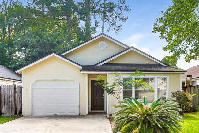 property at 1841 Quebec Ct