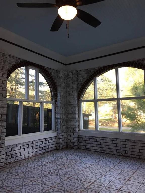 652 S Evelyn Pl NW in Atlanta, GA - Foto de edificio - Building Photo