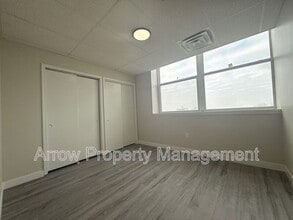 731 E Crawford St in Clay Center, KS - Foto de edificio - Building Photo