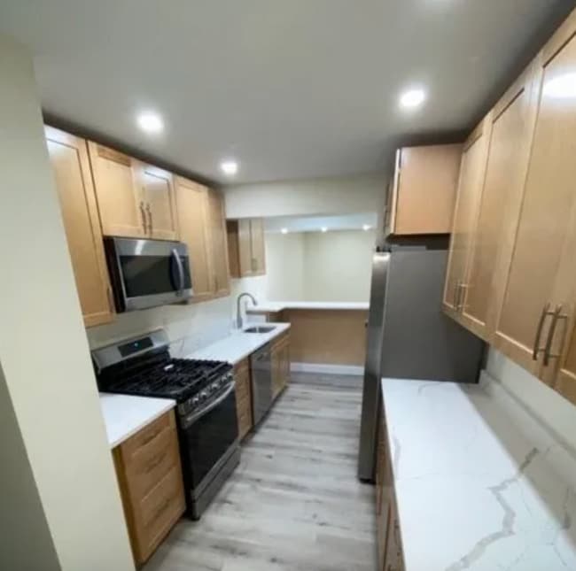 26 Hazelwood St, Unit B in Boston, MA - Foto de edificio - Building Photo