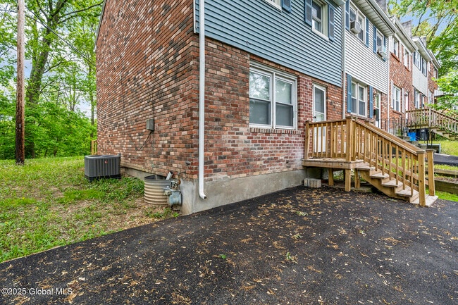 98 Mt Hope Dr in Albany, NY - Building Photo - Building Photo