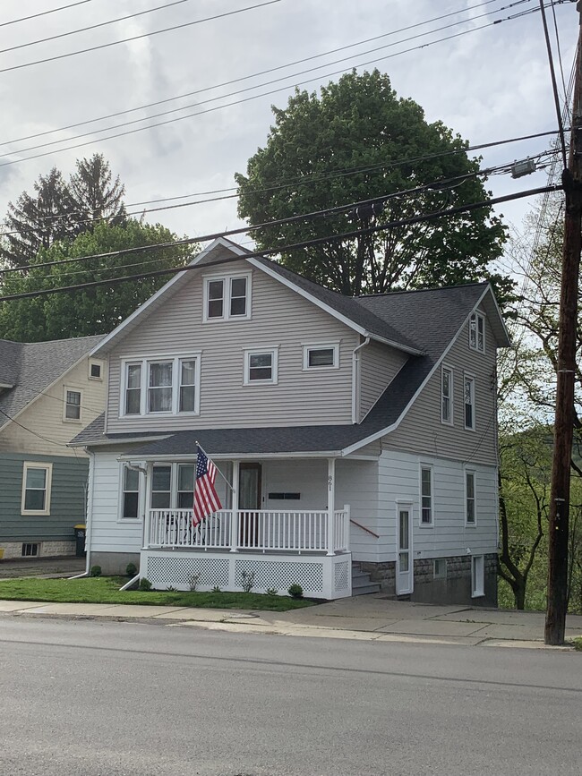 861 Chenango St, Unit 1st Floor in Binghamton, NY - Building Photo - Building Photo