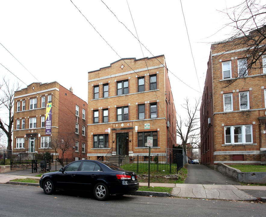 148-150 Clark St in Hartford, CT - Foto de edificio