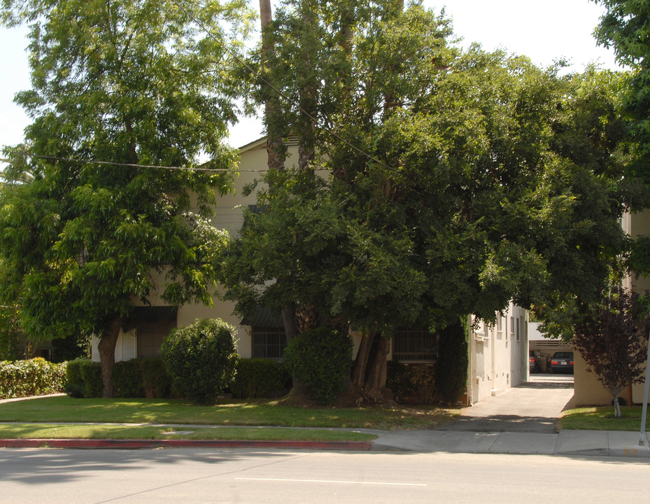 4912 Whitsett Ave in North Hollywood, CA - Building Photo