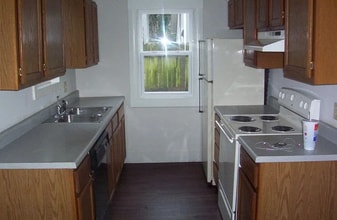 1121 W Harrison St in Springfield, MO - Building Photo - Building Photo