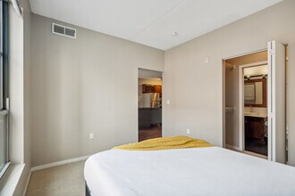 225 Portland Ave in Minneapolis, MN - Building Photo - Building Photo