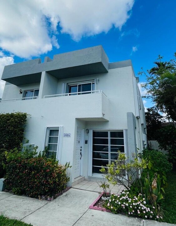 3605 SW 17th St in Miami, FL - Building Photo