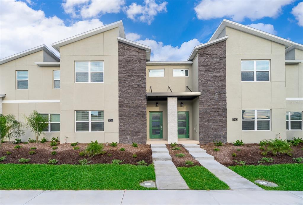 966 Splash Shot Pl in Davenport, FL - Building Photo