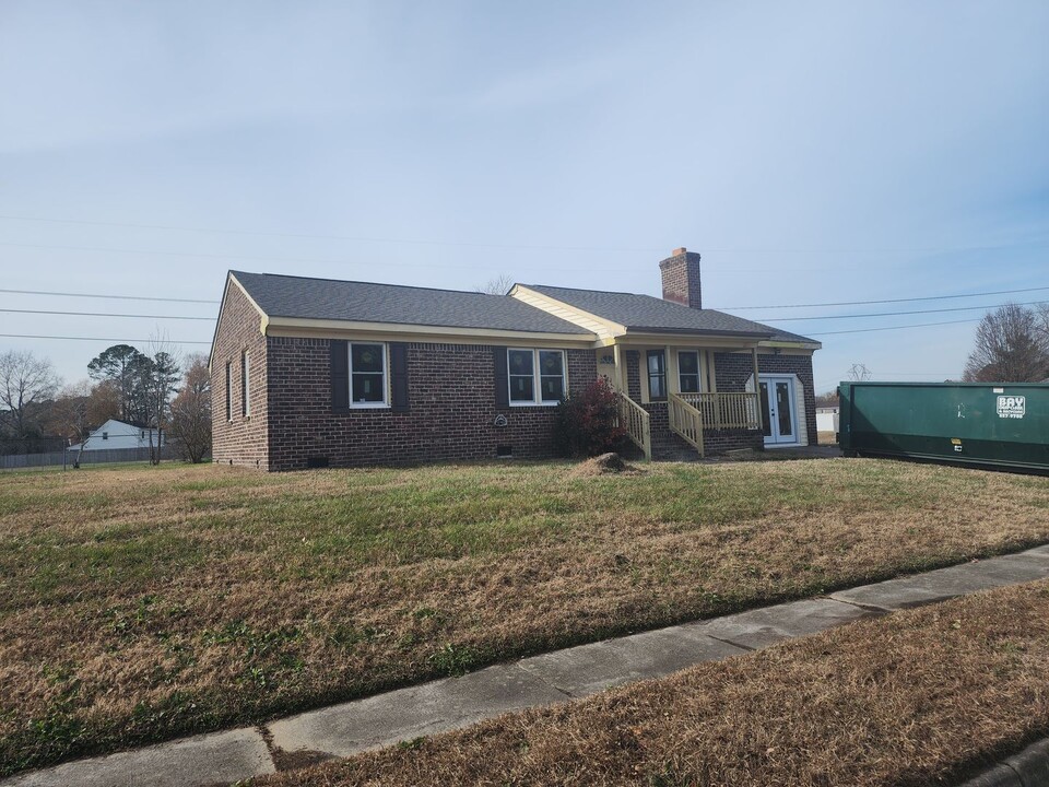 3208 Hancock Dr in Chesapeake, VA - Building Photo