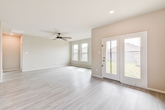 1910 Hidden Cedar Dr in Conroe, TX - Building Photo - Building Photo