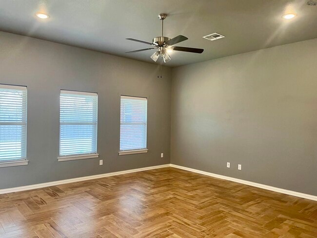 5021 Olivia Ln in Wichita Falls, TX - Building Photo - Building Photo