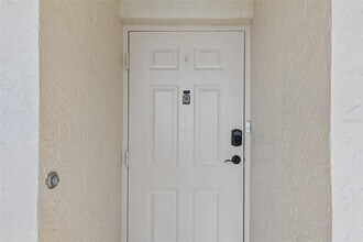 900 Cove Cay Dr in Clearwater, FL - Building Photo - Building Photo