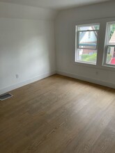 557 Maple Ave, Unit 2 in Cincinnati, OH - Building Photo - Building Photo