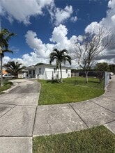 2445 SW 90th Ave in Miami, FL - Building Photo - Building Photo