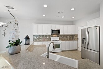 9757 Marcelline Ave in Las Vegas, NV - Building Photo - Building Photo