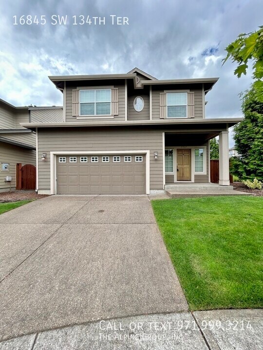 16845 SW 134th Terrace in King City, OR - Building Photo
