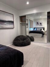 1500 Broadway, Unit SingleUnit in Burbank, CA - Building Photo - Building Photo