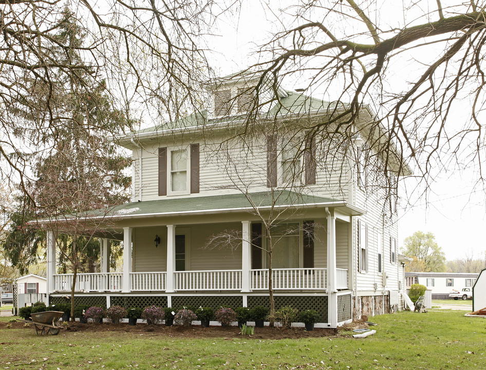 Town & Country Mobile Home Estates in Belleville, MI - Building Photo