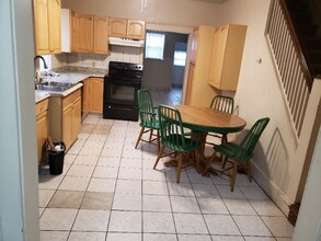 86 W Union St in Kingston, PA - Building Photo - Building Photo