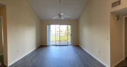 7856 Sonoma Springs Cir in Greenacres, FL - Building Photo - Building Photo