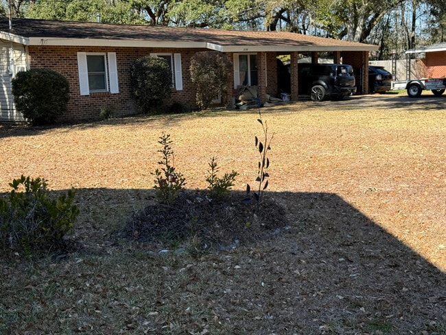 property at 3736 Cumberland Dr