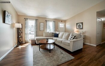 5140 Mayweed Ct in Colorado Springs, CO - Foto de edificio - Building Photo
