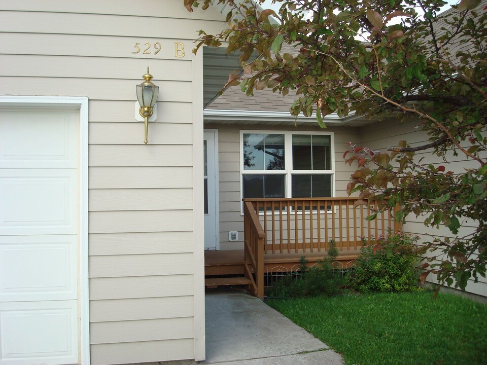 529 N 14th St in Livingston, MT - Foto de edificio