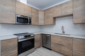 3037 Luna Ave in San Diego, CA - Building Photo - Building Photo