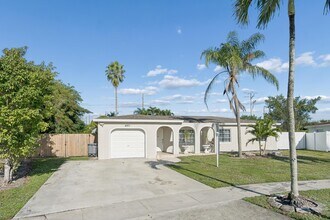 4971 Ataman St in Boca Raton, FL - Building Photo - Building Photo