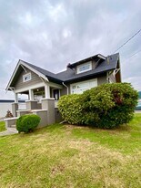 15721 Main St E in Sumner, WA - Building Photo