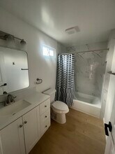 1353 N Toledo Way in Upland, CA - Foto de edificio - Building Photo