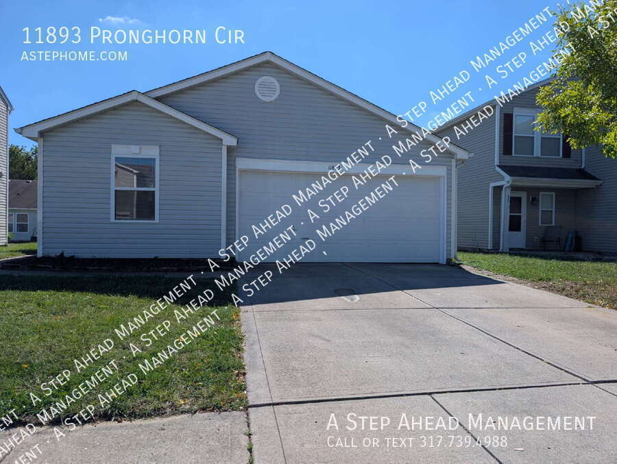 11893 Pronghorn Cir in Noblesville, IN - Building Photo