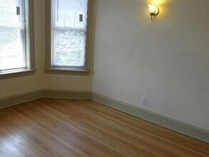 121 Elmwood Ave in Evanston, IL - Foto de edificio - Building Photo