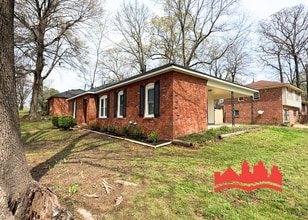 3270 Fairbanks St in Memphis, TN - Building Photo - Building Photo