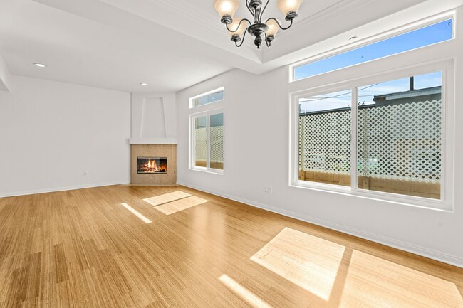 14819 Magnolia Blvd in Los Angeles, CA - Building Photo - Building Photo