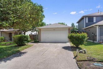 16225 Hamilton Point Cir in Manor, TX - Building Photo - Building Photo