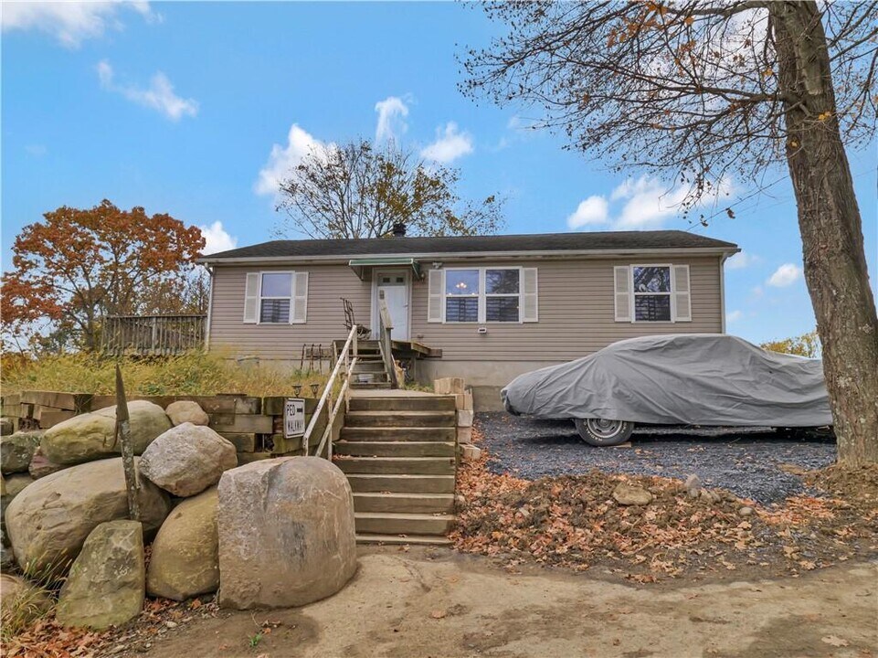 258 Phillipsburg Rd in Middletown, NY - Building Photo