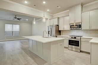 909 Rhode Pl in Houston, TX - Building Photo - Building Photo