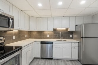 Lenox Club in Arlington, VA - Building Photo - Building Photo