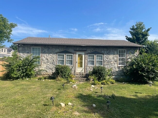 property at 1009 Nutwood St
