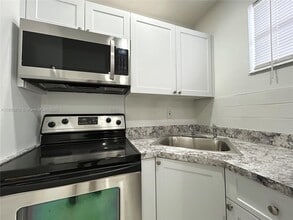 6950 NW 8th Ave in Miami, FL - Building Photo - Building Photo