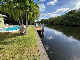 1700 NW 36th Ct in Oakland Park, FL - Building Photo