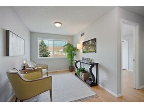 15785 Flackwood Trl in Apple Valley, MN - Foto de edificio - Building Photo