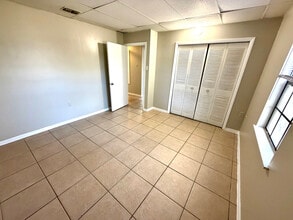 2504 Ave O NW, Unit B Downstairs in Winter Haven, FL - Foto de edificio - Building Photo