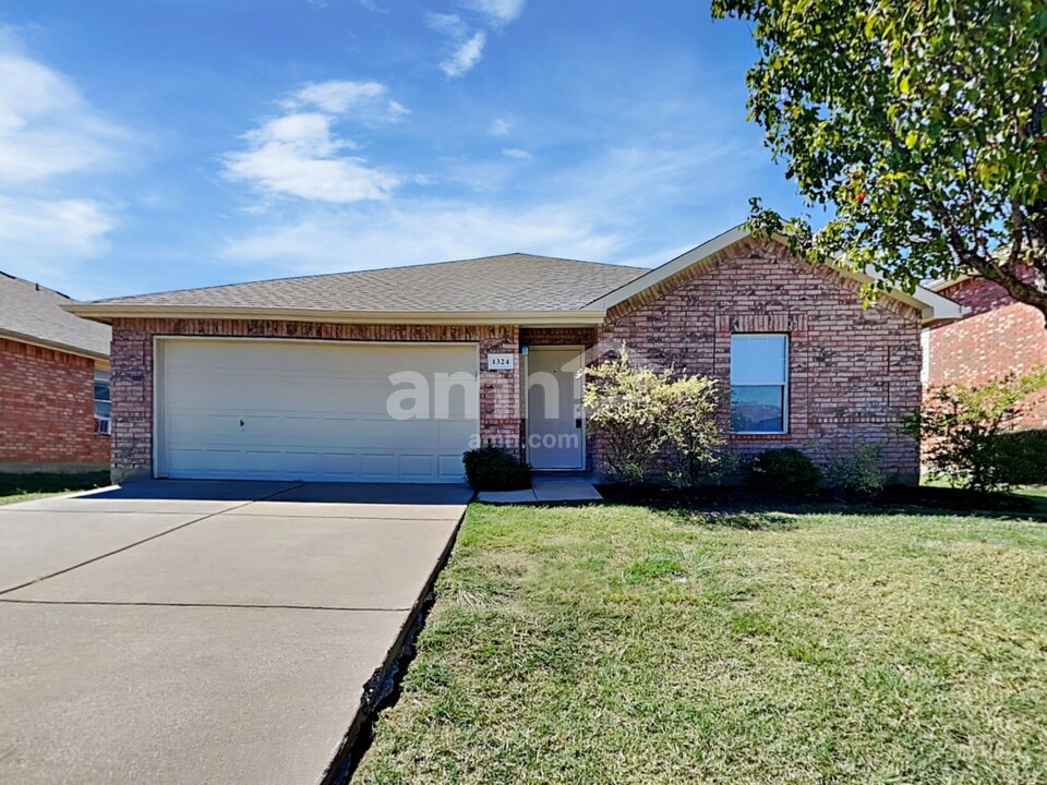 1324 Waterford Dr in Little Elm, TX - Building Photo