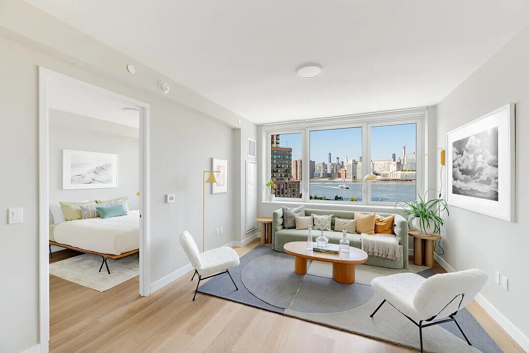 5-09 48th Avenue in Queens, NY - Building Photo